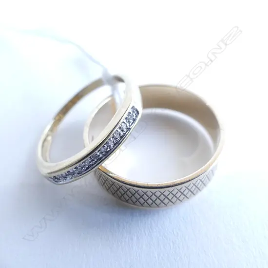 9CT GOLD WEDDER  3.43gm 9ct GOLD AND DIAMOND BAND  1.63gm