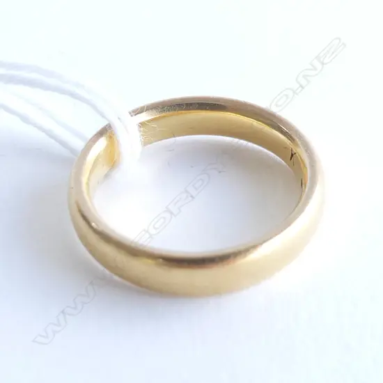 22CT GOLD WEDDER 6.18gm  SIZE K