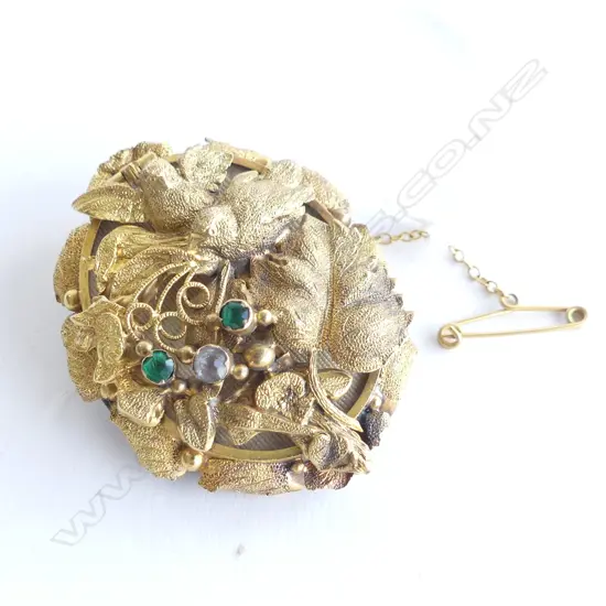VICTORIAN 15CT GOLD MEMORIAL LEAF LOCKET GOLD WEIGHT 7+ GMS