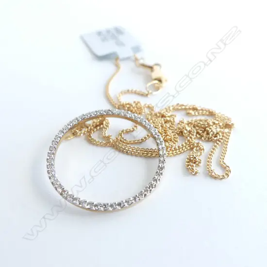 9CT GOLD CHAINS WITH .25CT DIAMOND PENDANT, 2.6GMS 45CM