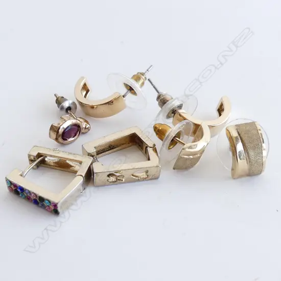 3 PRS GOLD TONE EARRINGS, STUD & HALF HOOP, ONE WITH COL. STONES + 1 SINGLE GARNET STUD 