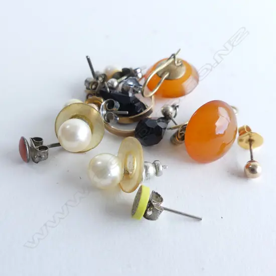 ASSTD EARRINGS - PEARL/GOLD/AMBER ETC