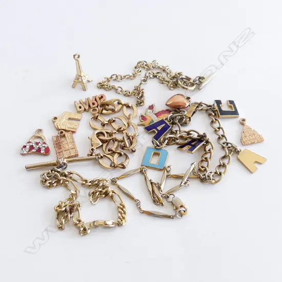 5 ASST GOLD TONE BRACELETS & 7 GOLD TONE CHARMS            