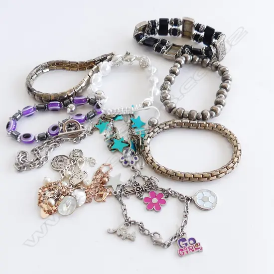 BAG 11 COSTUME JEWELLERY BRACELETS 