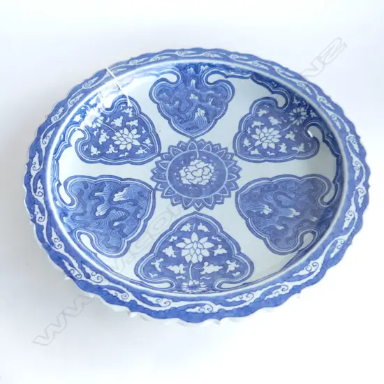 RTV CHINESE B/W MING STYLE CHARGER w. BARBED RIM, POSSIBLY REPUBLIC 375mm dia