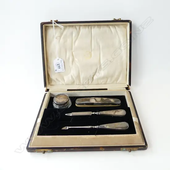 4 PCE STG SILVER CASED VANITY SET