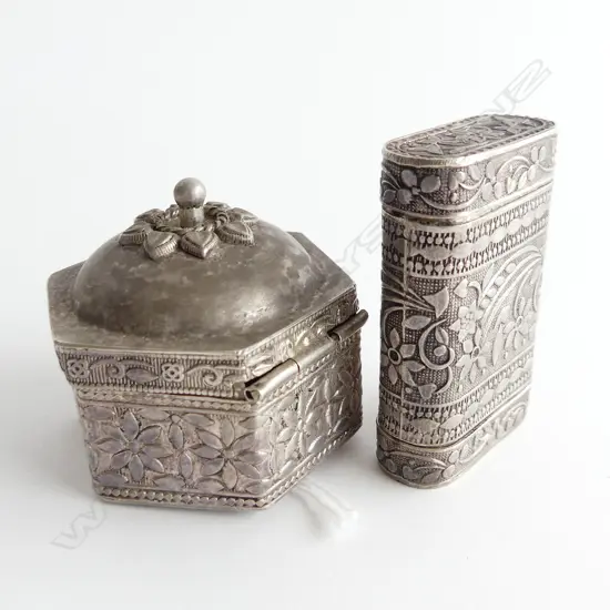 2 SMALL ORIENTAL SILVER CONTAINERS H.60mm