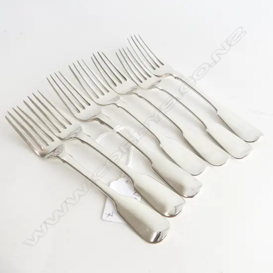 7 ASST. STG SILVER FIDDLE PATTERN FORKS 325 GRAMS