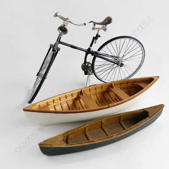 MODEL BIKE L.315 + 2 WOODEN CANOES L.305mm