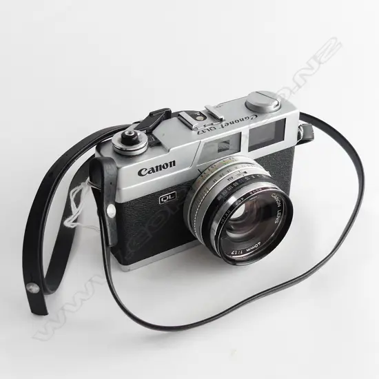 CANON CANONET QL17 FILM CAMERA w. strap