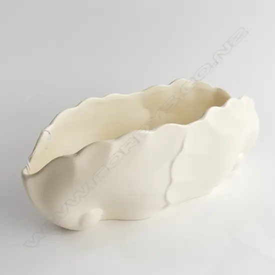 CROWN LYNN WHITE SHELL VASE #105 L.275mm