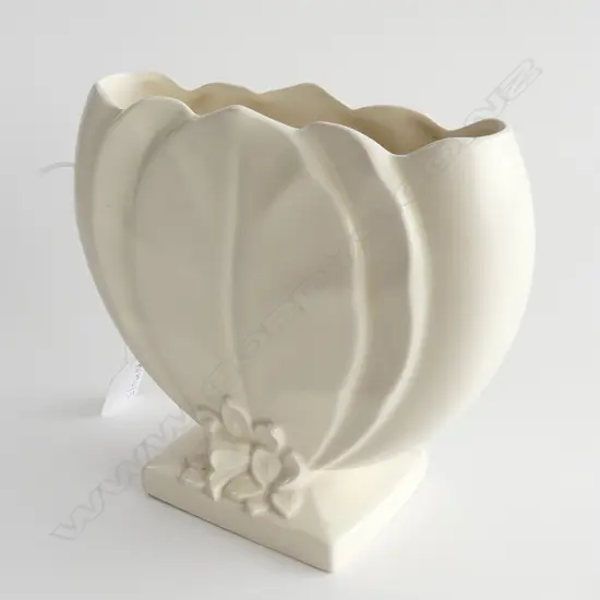 BESWICK WHITE VASE #1194 H.170mm