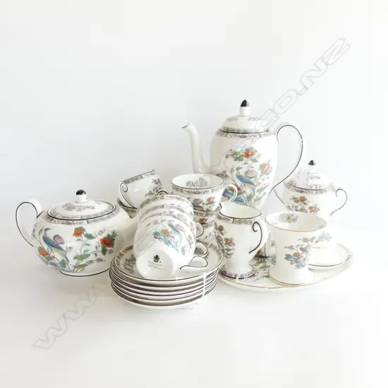 WEDGWOOD 'KUTANI CRANE' SET INCL TEAPOT, COFFEE POT, 6 TRIOS ETC....
