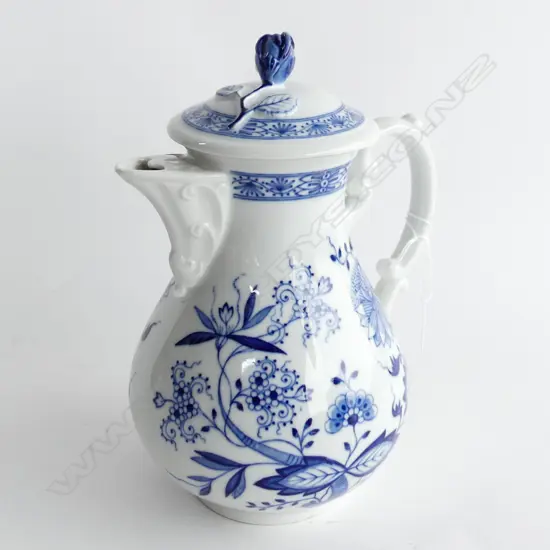 HUTSCHENREUTHER BLUE ONION LG TEA SERVICE POT WITH LID, H. 260MM
