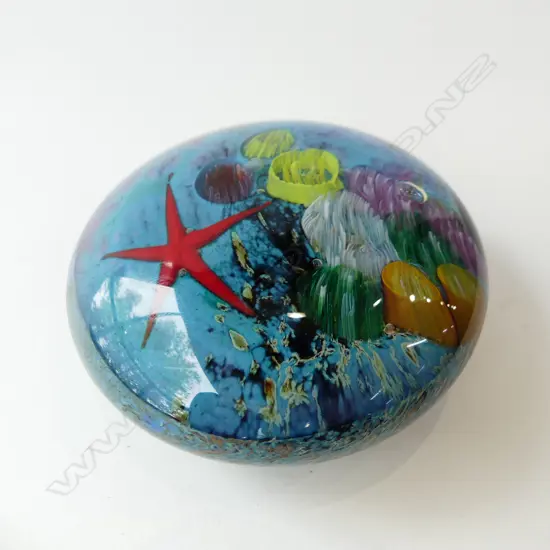PETER RAOS 'SEA SECRET' / STAR OF THE SEA PAPER WEIGHT 80mm dia