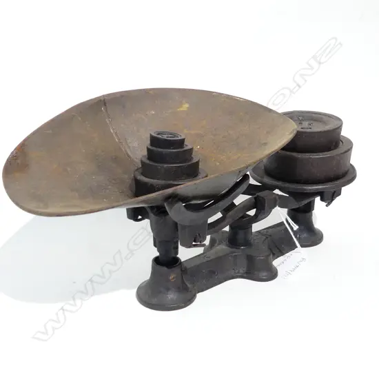 VINTAGE SCALE + 6 WEIGHTS