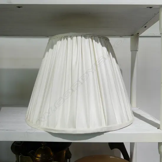 QUALITY PLEATED WHITE LAMP SHADE H.310mm / 420mm dia