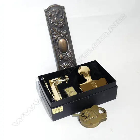 PR DOOR PLATES H.310mm, 'JARED' LOCK, EL CASCO GOLD METAL DESK SET, BOXED