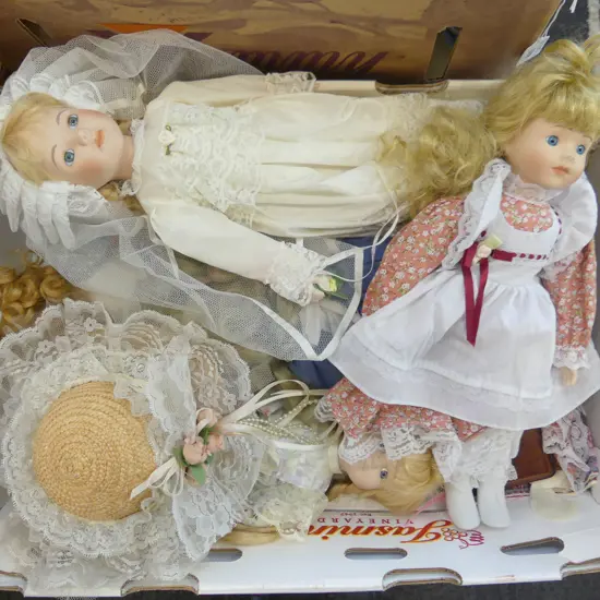 BOX 6 ASST PORCELAIN DOLLS