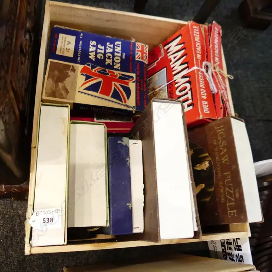 11 VINTAGE UK JIGSAW PUZZLES; CHAD VALLEY, ROYAL FAMILY, UNION JACK & MAMMOTH