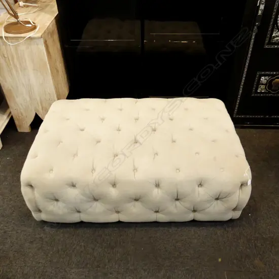 ALEXANDER & JAMES (UK) BUTTONED OTTOMAN 1300x850x450mm