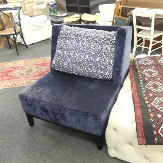 LG BLUE VELVET SLIPPER CHAIR w. CUSHION W.850mm