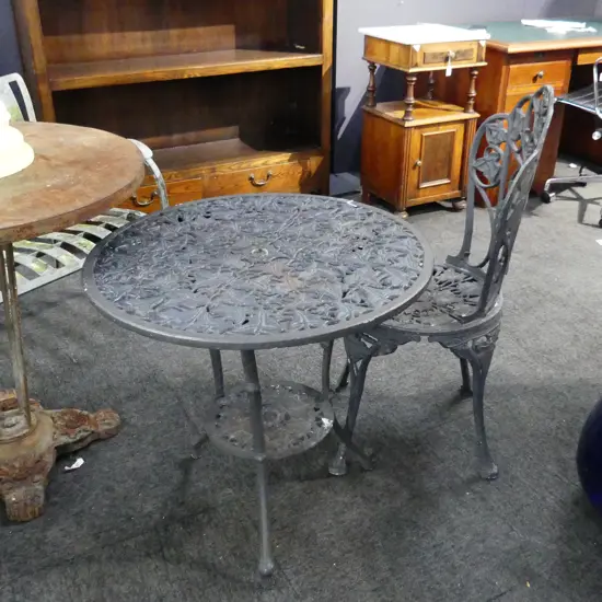 BLACK METAL OUTDOOR TABLE (DIA 660M) WITH ONE CHAIR