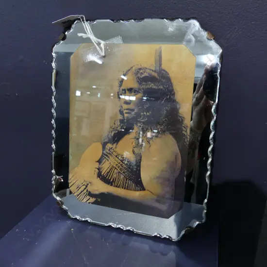 VINTAGE MIRROR w. MAORI WOMAN 255x205mm