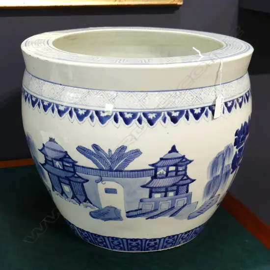 LG BLUE & WHITE ORIENTAL GARDEN POT, H. 360MM