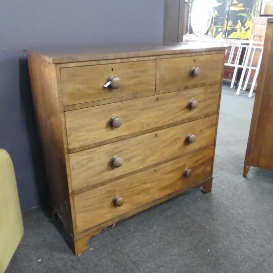 VICTORIAN 5 DRAWER MAHOGANY CHEST. WOODEN KNOBS ON OGEE BRACKET FEET, SOME FADING . H.1030