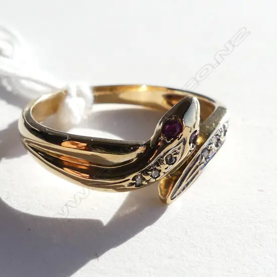 9CT GOLD SNAKE RING WITH RUBIES & DIAMONDS 2.3GMS 