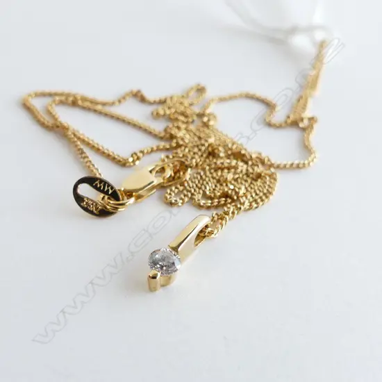 18CT SET 0.12CT DIAMOND PENDANT ON 9CT GOLD CHAIN 2.0GMS 