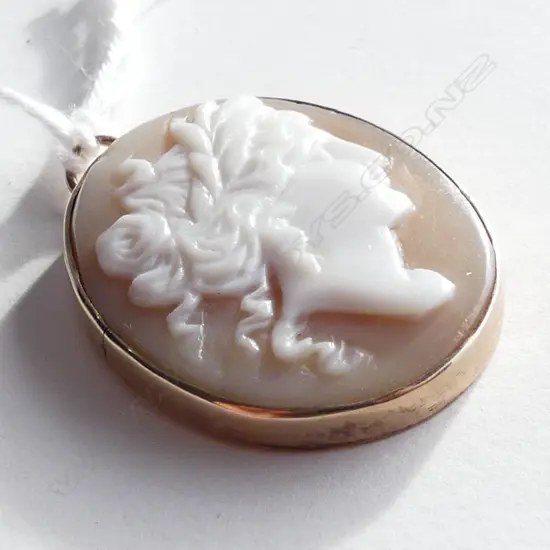 9CT GOLD CAMEO PENDANT, CLASSICAL GREEK IMAGE 