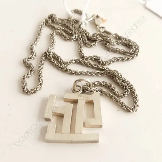 KIM BRICE 925 SILVER PENDANT & CHAIN, 2015