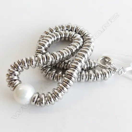 STG SILVER & SOUTH SEA PEARL NECKLACE 74GMS