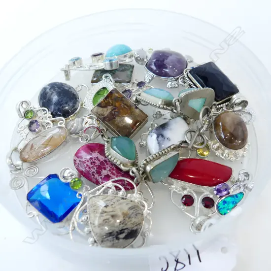 ASST SILVER & SEMI PRECIOUS STONE JEWELLERY