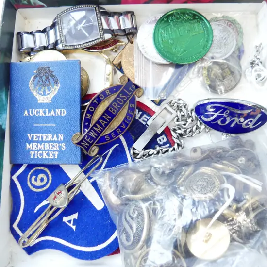 ASSORTED COLLECTABLES