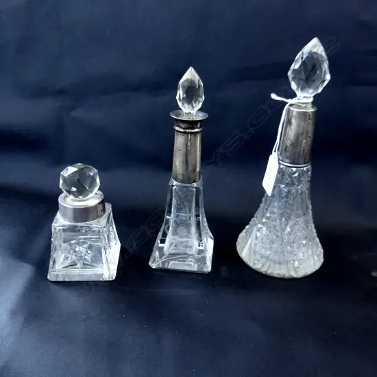 3 STG CAPPED CRYSTAL BOTTLES H.195mm (faults to stopper)