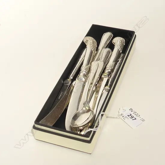 8 ASST STG SILVER HANDLE PATE KNIVES + 2 TEASPOONS 229GMS
