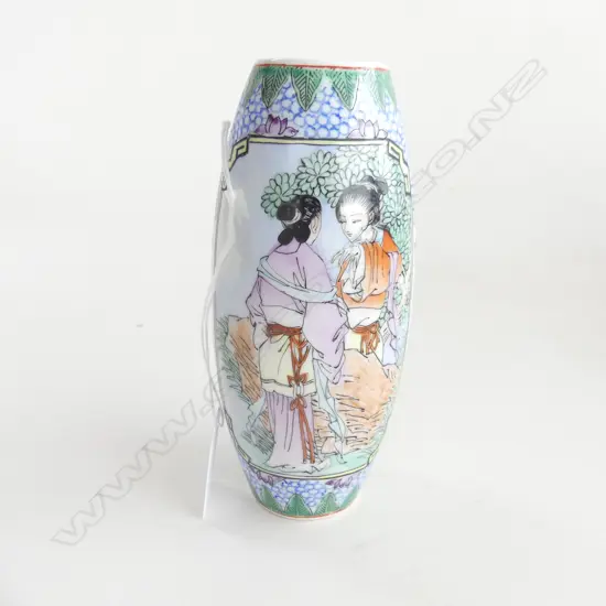 SMALL CHINESE FAMILE ROSE VASE SIGNED  XU ZHIMING H150MM