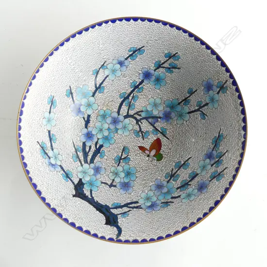 LG CLOISONNE BOWL 255mm dia BLUE BLOSSOMS ON WHITE CLOUD GROUND