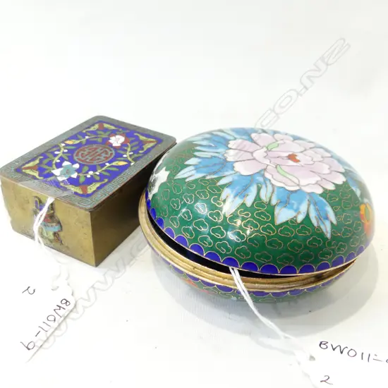 2 ORIENTAL CLOISONNE LIDDED BOXES DIA 100MM & L. 70MM