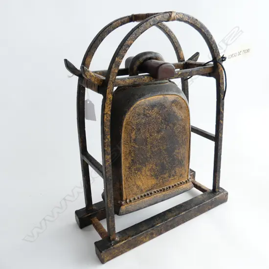 ORIENTAL METAL BELL ON STAND H360MM  W280MM