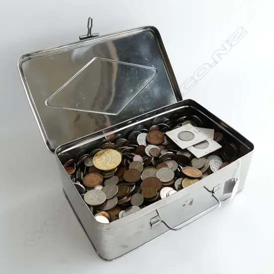 BOX FULL ON WORLD VINTAGE COIN COLLECTION NZ ETC