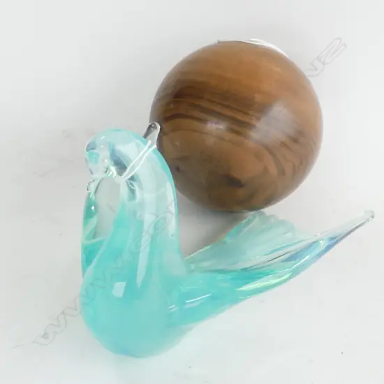 BLUE ART GLASS DOVE L. 170mm + WOODEN BALL 105mm dia