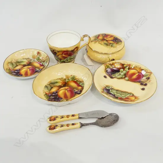 AYNSLEY 'ORCHARD GOLD' C&S, 2 CONDIMENT DISHES, LIDDED BOX (DIA 110MM) + SPOON & SM KNIFE