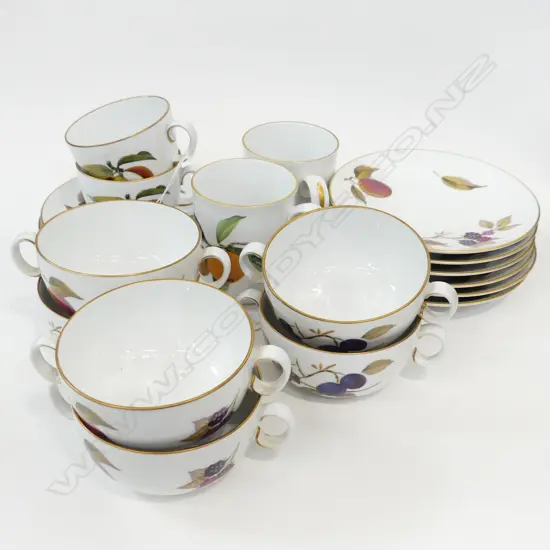 18 PCES ROYAL WORCESTER EVESHAM; 6 COUPES, 2 MUGS, 2 CUPS, 8 SAUCERS
