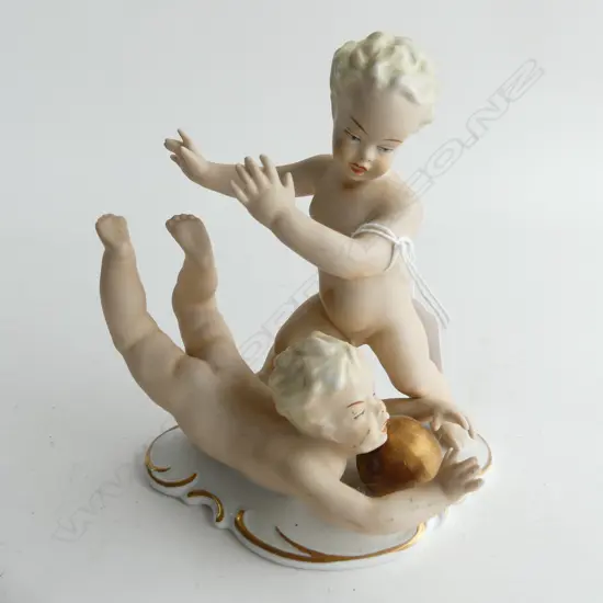 SCHAUBACH GERMAN FIGURE GROUP 2 PUTTI