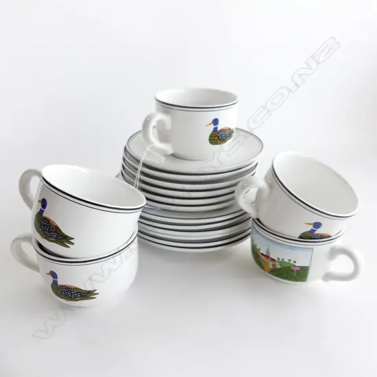 17 PCES VILLEROY & BOCH NAIF; 5 CUPS, 6 SAUCERS, 6 SIDE PLATES