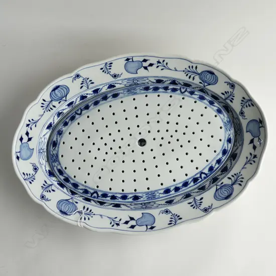 MEISSEN 'BLUE ONION' LG MEAT PLATTER WITH DRAINER 480 X 345MM  